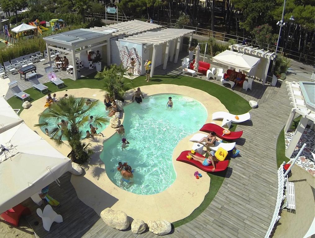 Hotel Doge Alba Adriatica Exterior foto