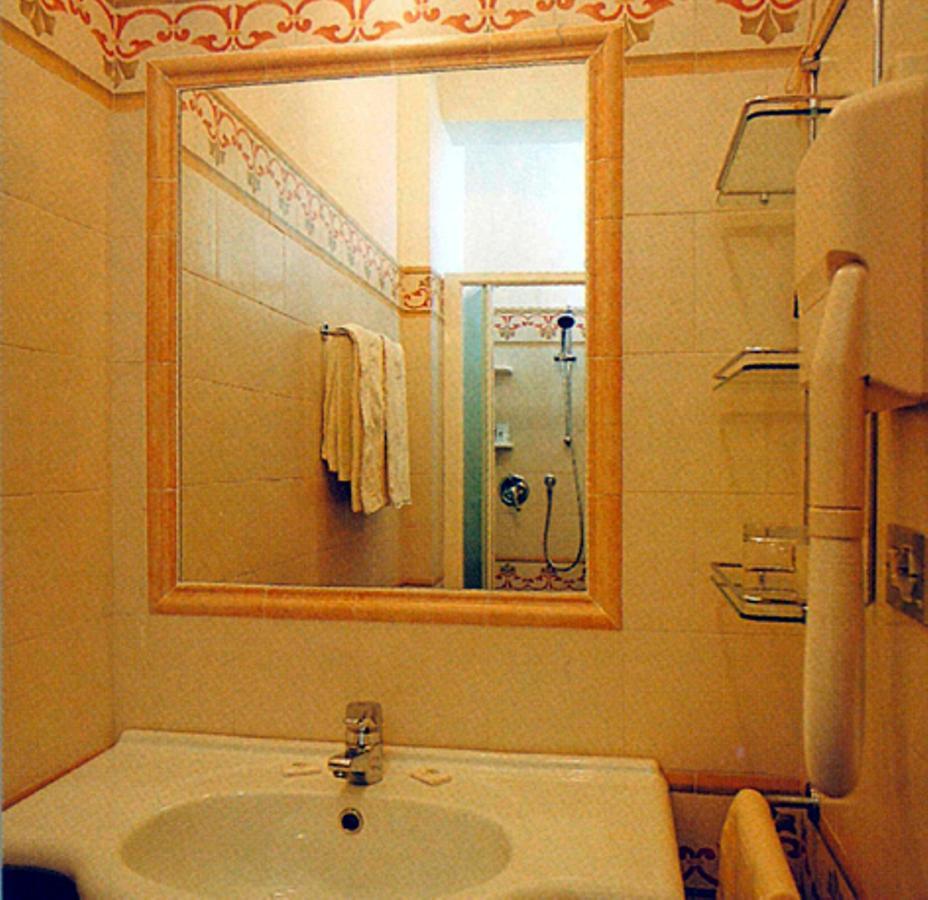 Hotel Doge Alba Adriatica Exterior foto